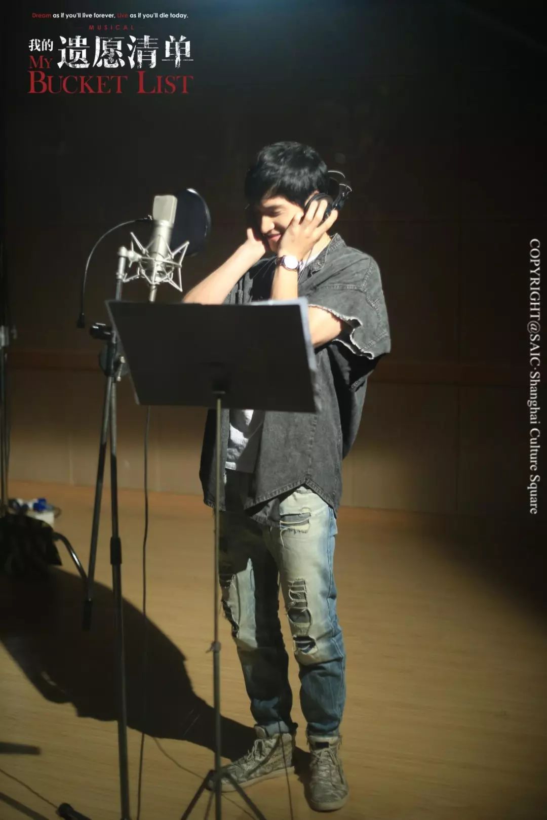 饰袁老板,《海鸥》男主角,《吸血鬼德库拉伯爵》饰乔纳森哈克等