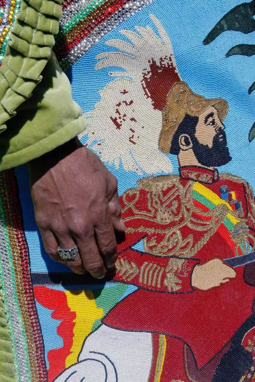 这些图案由具有深刻代表性的非洲元素组成,比如