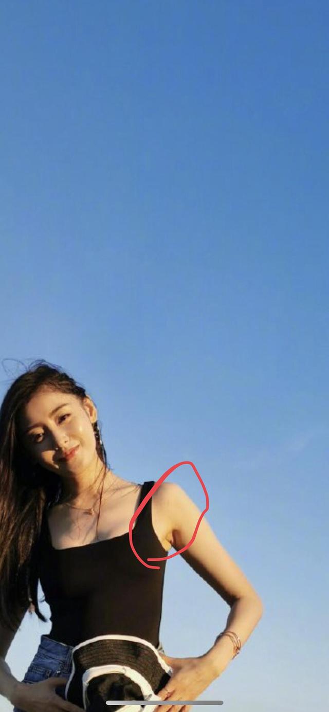 当红女星未修图腋窝松弛腿部零间隙终于懂这圈子的残酷之处