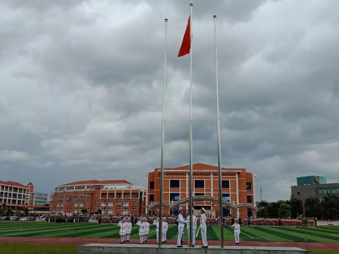 黄江学校开学大戏上演快来看看开学的第一天都发生了什么事