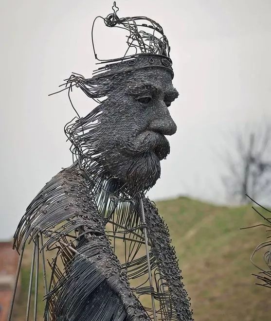 有趣的古典铁丝雕塑