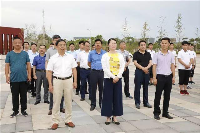 孔子来啦孝昌县清溪实验学校举行孔子像揭幕仪式