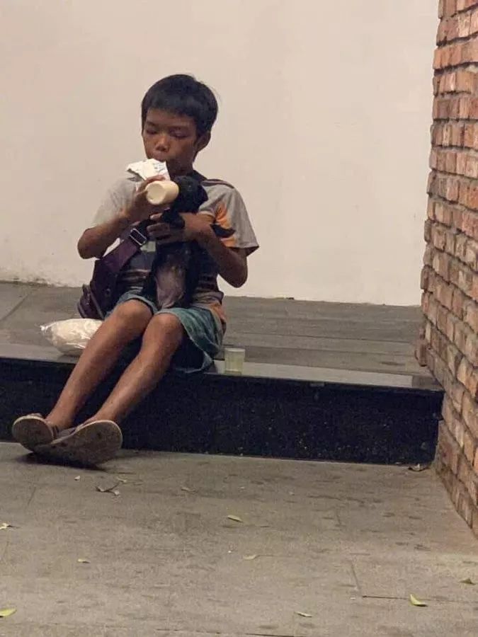 一直很尊重奶茶没去冰没去糖没少喝