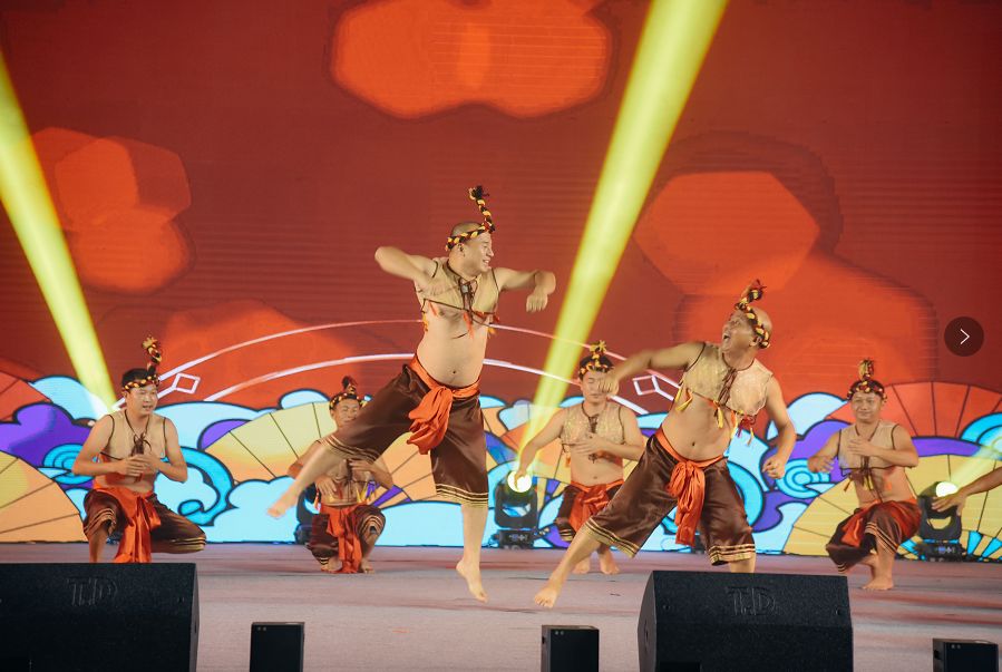 非遗文化节目拍胸舞,木偶戏,歌仔戏精彩演绎