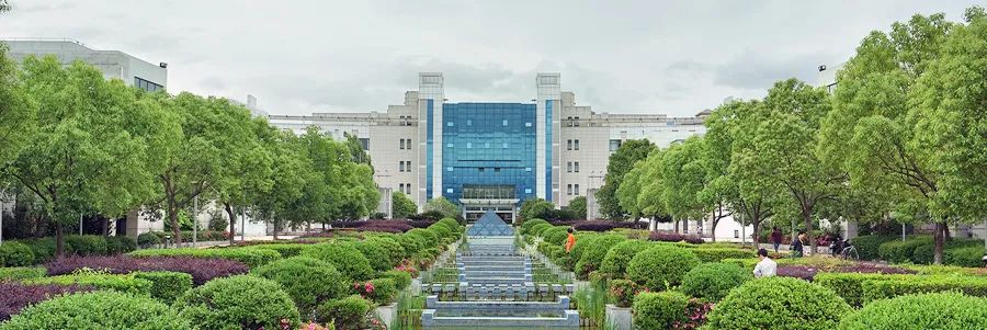 "之称的"中国生态第一市"——丽水市,学校现有民族学院,教师教育学院