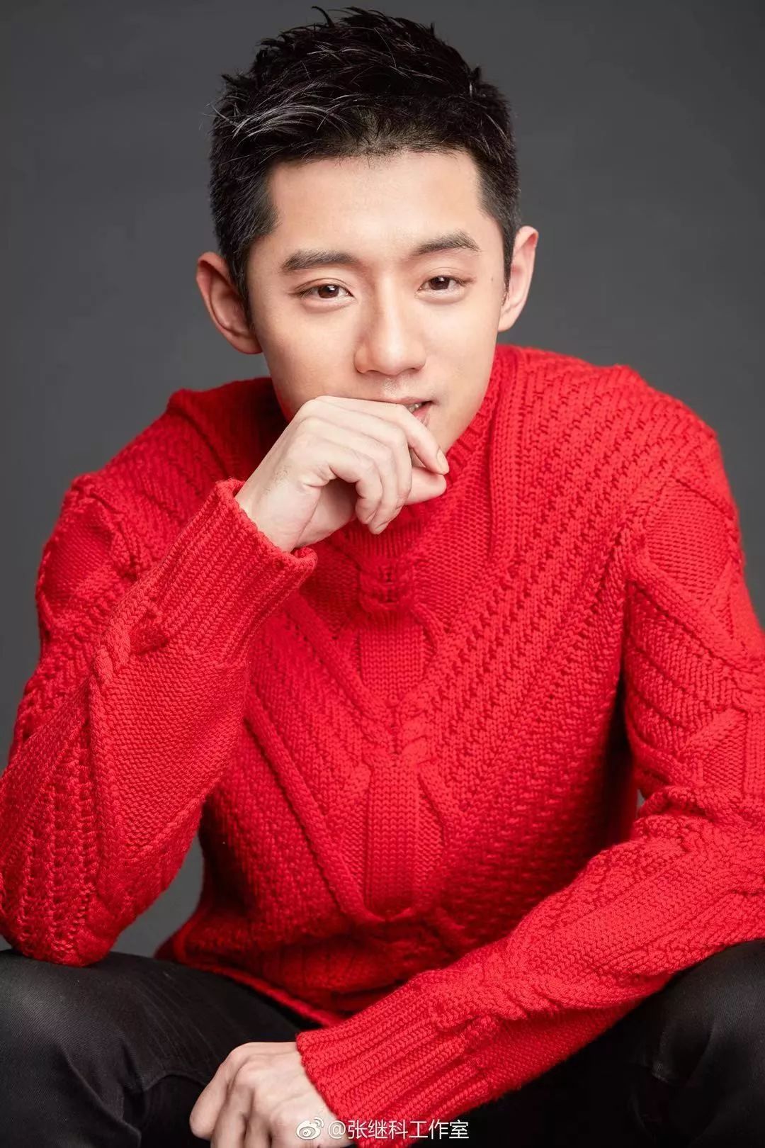 张继科是浪子?与景甜分手3月疑找新欢,女方长相老到可以当他妈