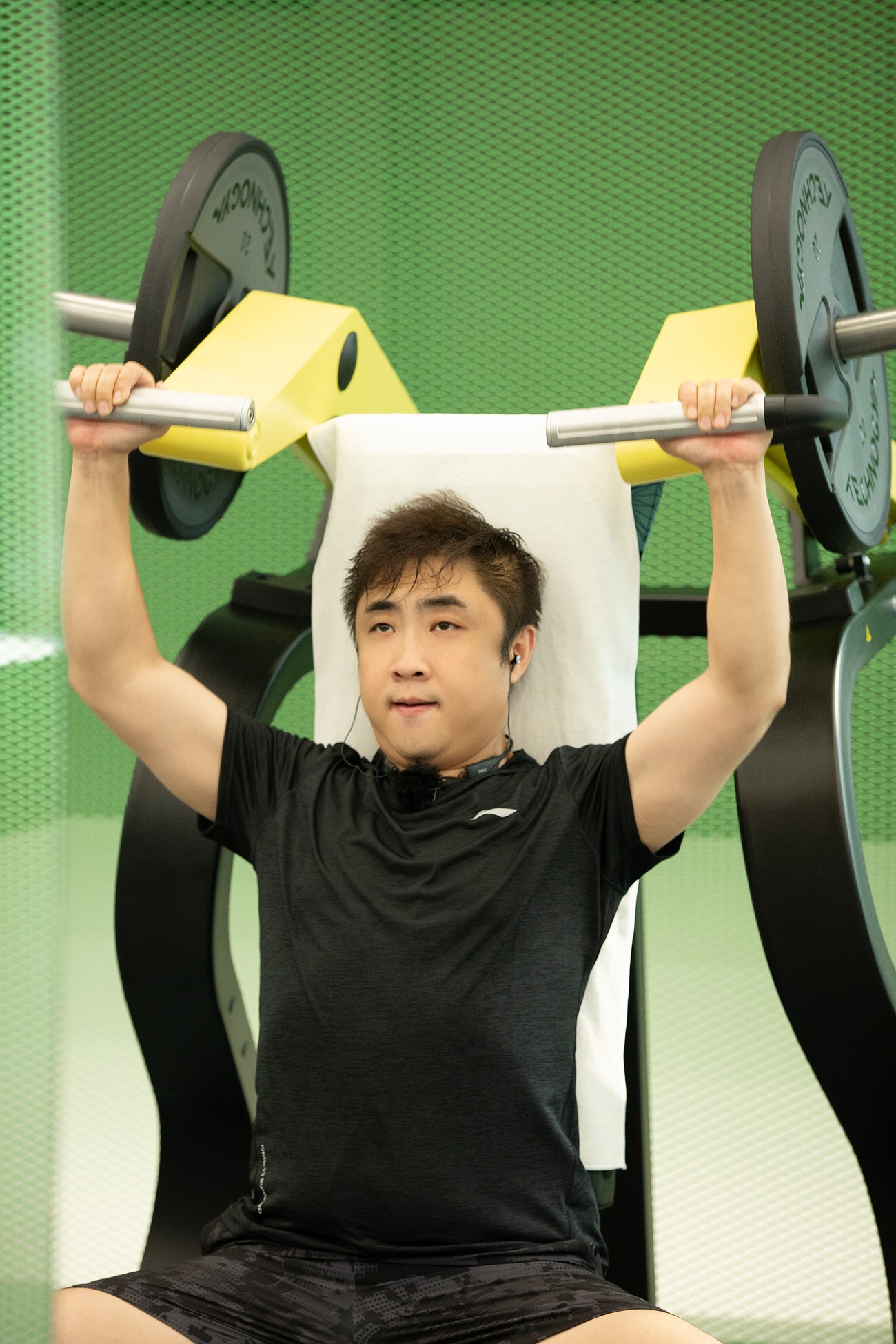 在随后的观察采访中,乔杉笑称自己的生活从夜开始,眼看体重一天天上涨