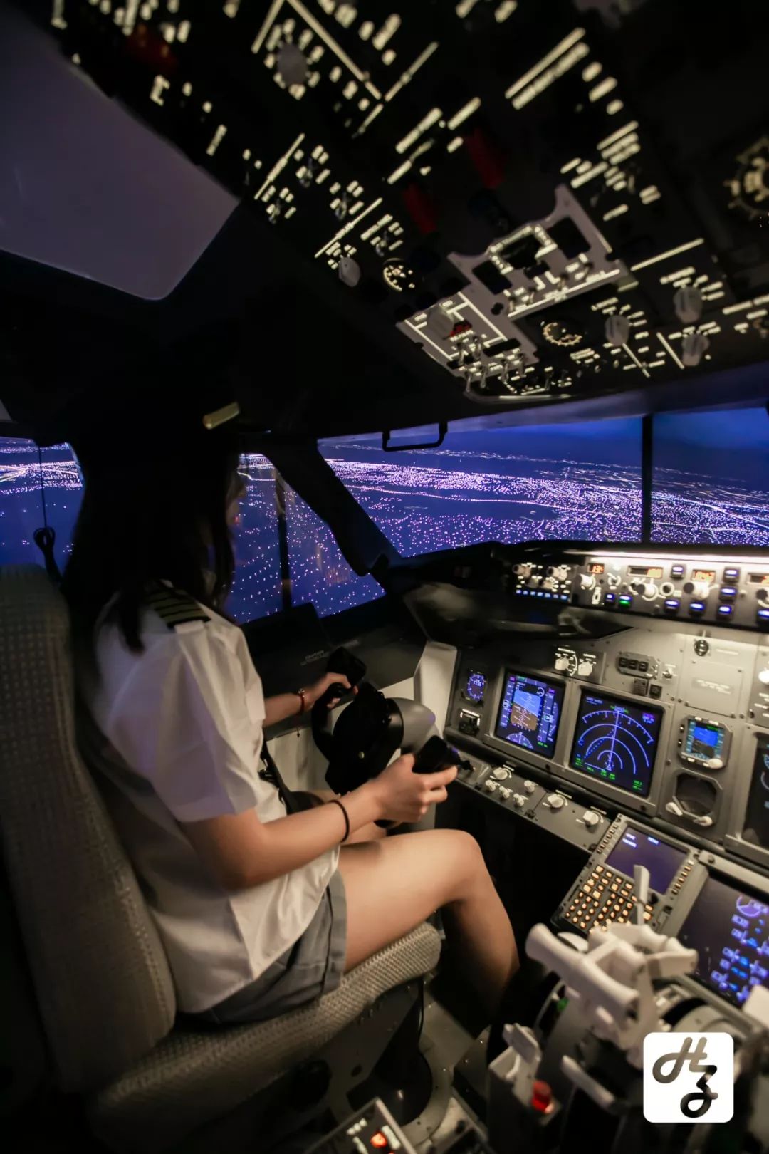 杭州主城里开飞机?与帅气机长冲上3000英尺高空,俯瞰星辰大海!