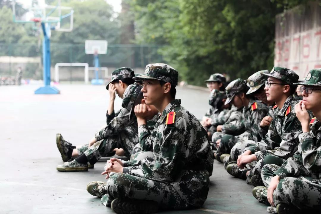 章敏洁徐涵池家庭背景图片