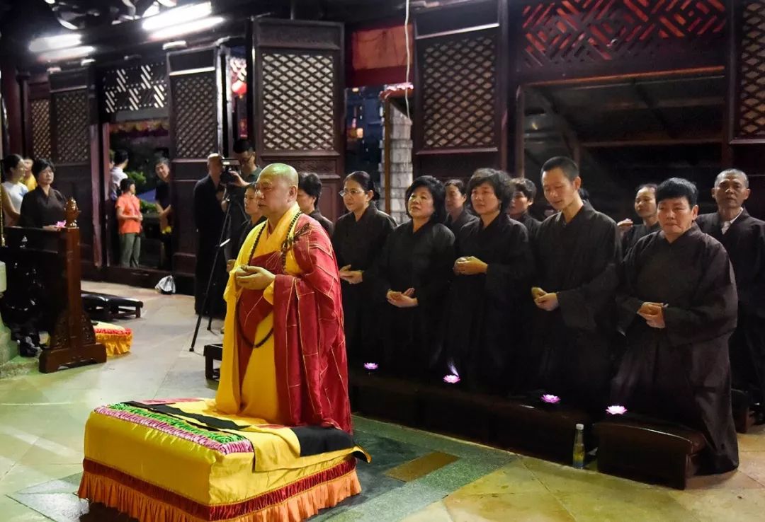 光照大千慧灯永续丨广州光孝寺圆满举行六祖圣诞传灯法会