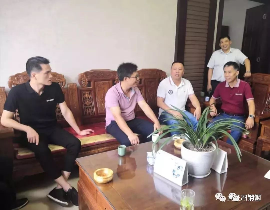 柳钢中金不锈钢董事长罗庆革一行参观考察四川天宏长鑫管业四川精鼎等