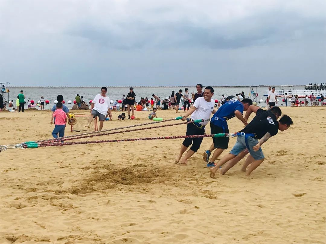 运动这项充满挑战和趣味的游戏每次都能引爆活动现场的气氛这次在沙滩