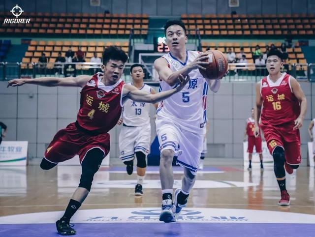 王海涛带领下坐镇主场的太原就给运城下马威第一节比赛开始后山西省
