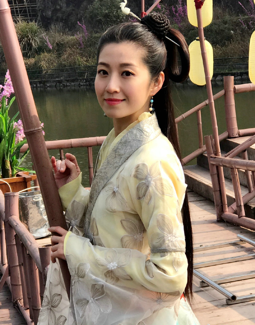 出道20年的tvb花旦,把老公培养为视帝,自己却只能演小配角_陈自瑶