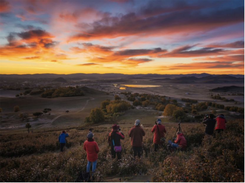 萨乌云嘎 唱的《白虎哥哥》是这种的味道
