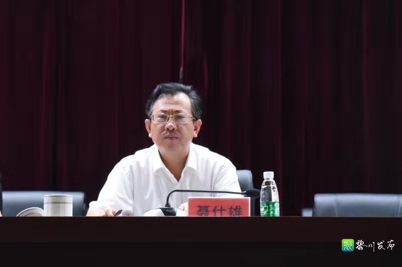 县委副书记,副县长李俊锐,县委常委,组织部长章军华出席会议.