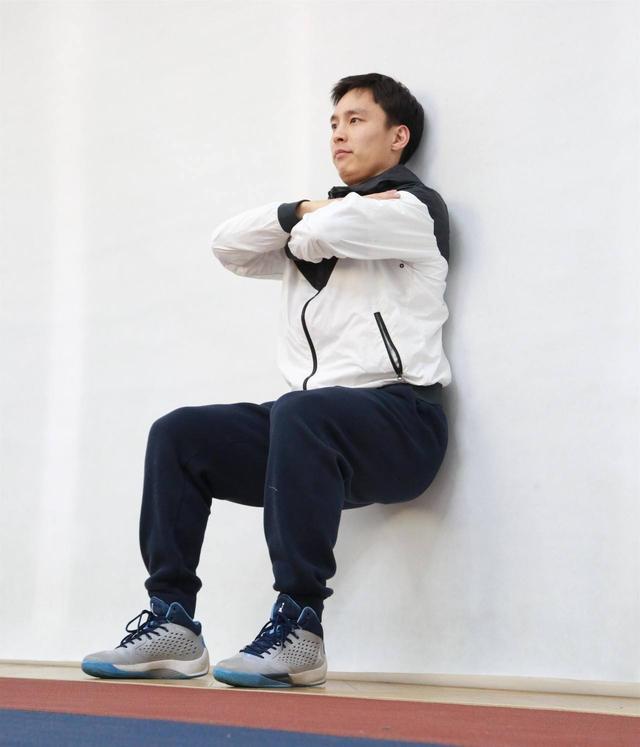 静蹲对康复有好处吗可能伤害加深医生这2点很多人都会做错