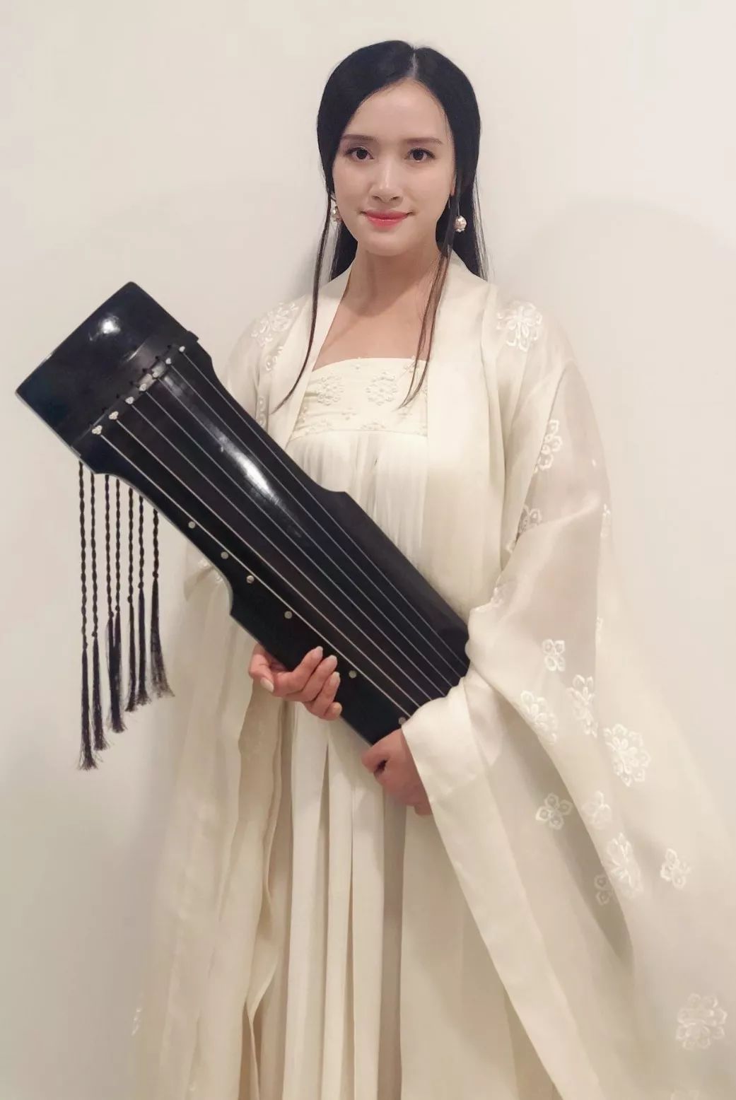 古琴奏响2019年国际篮联篮球世界杯开幕式