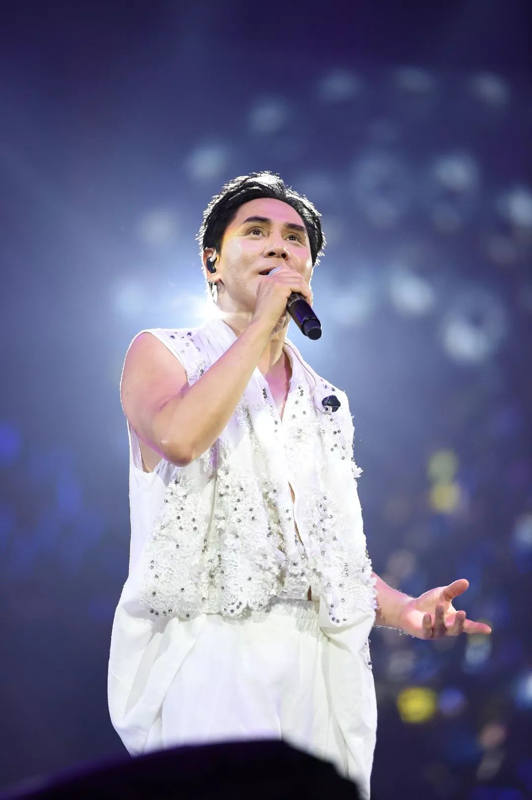 黄凯芹五光十色巡回演唱会中山站完美落幕12月7日深圳站见