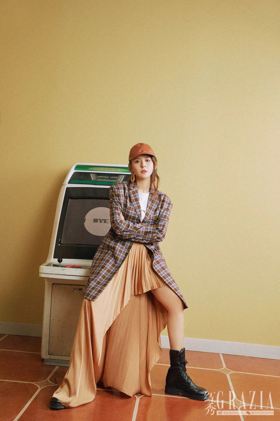 敢穿敢怼敢自嘲热搜体质的热依扎就是一枚耿直girl