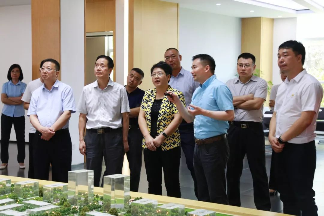 沈阳动态西安市副市长马鲜萍一行考察沈阳中电光谷信息港
