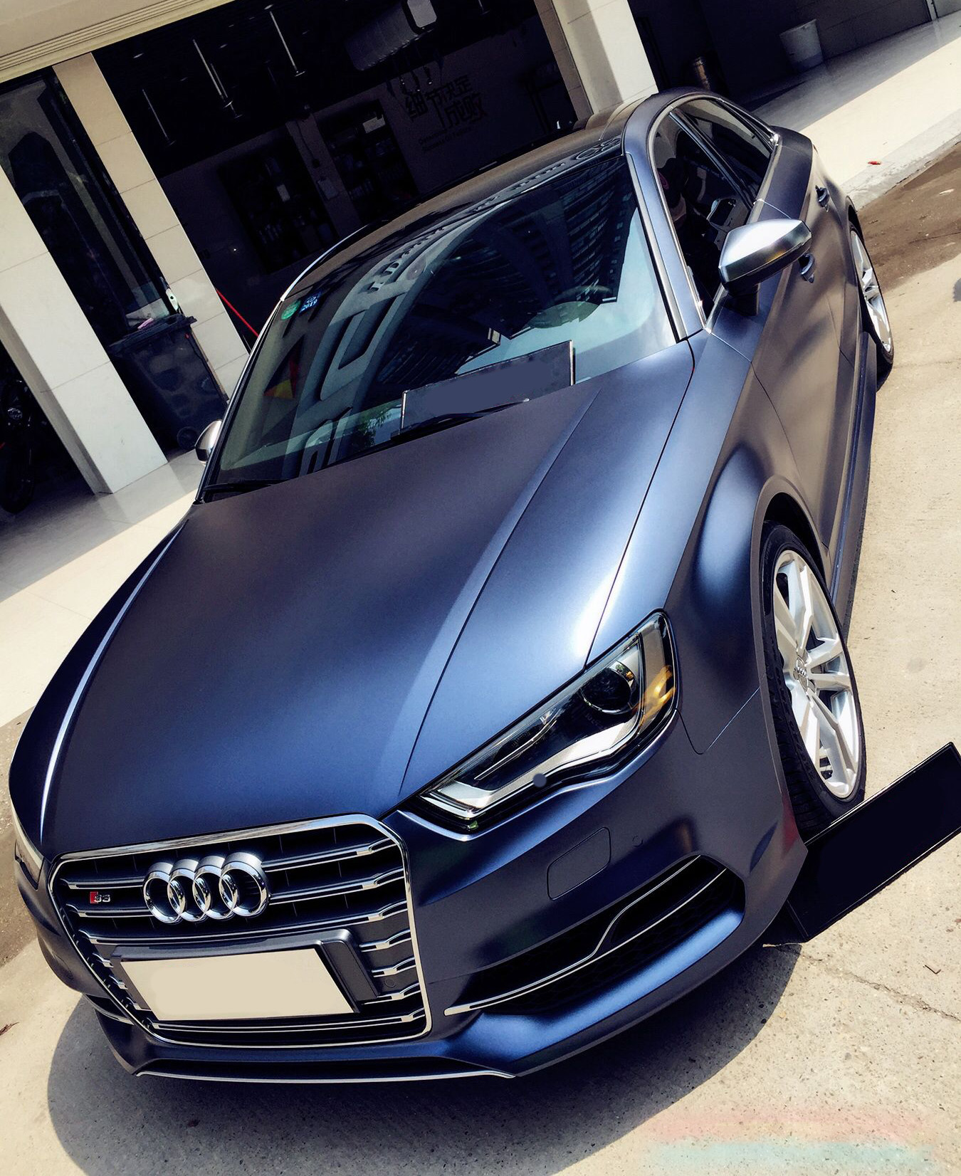 奥迪车身改色电光风暴灰