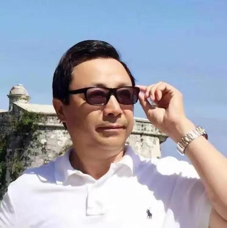 编委会成员:孙文涛,徐敬亚,王小妮,陈仲义,乔延凤,臧棣,王家新,霍俊明