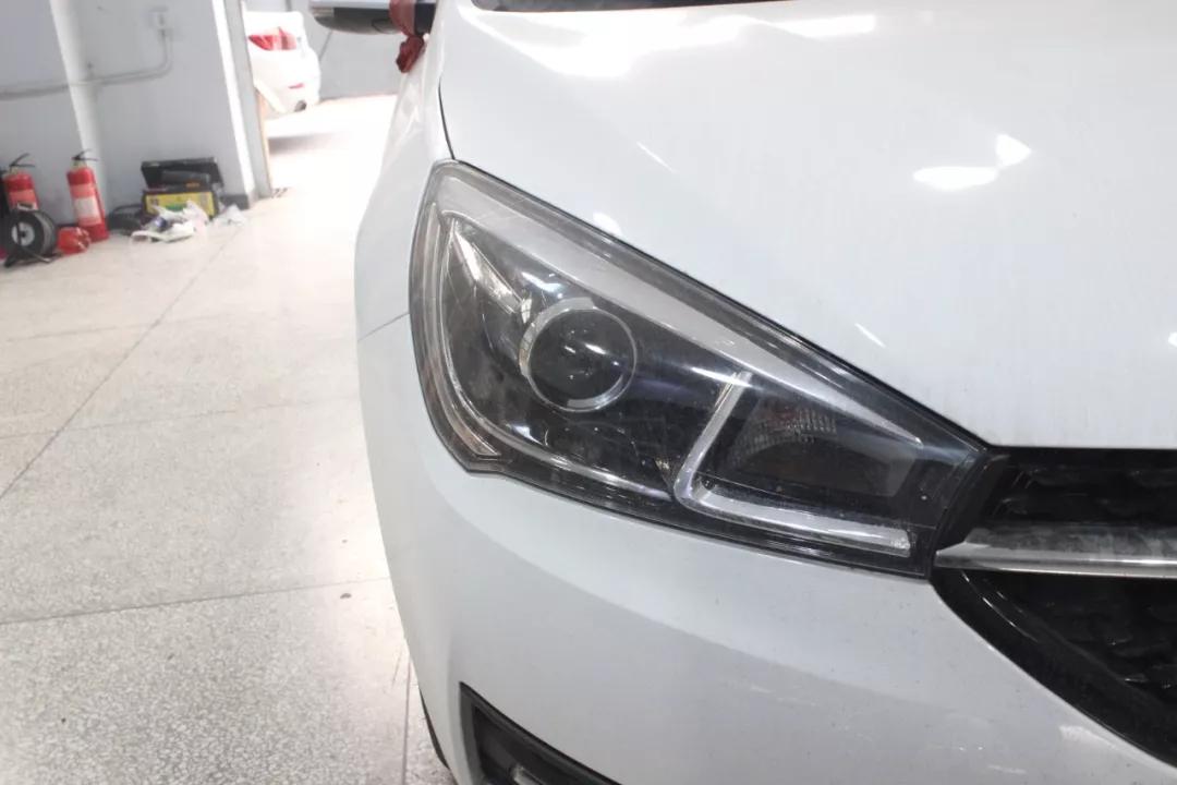 苏州改灯 | 艾瑞泽5大灯升级阿帕5xv 红恶魔,亮眼有个性