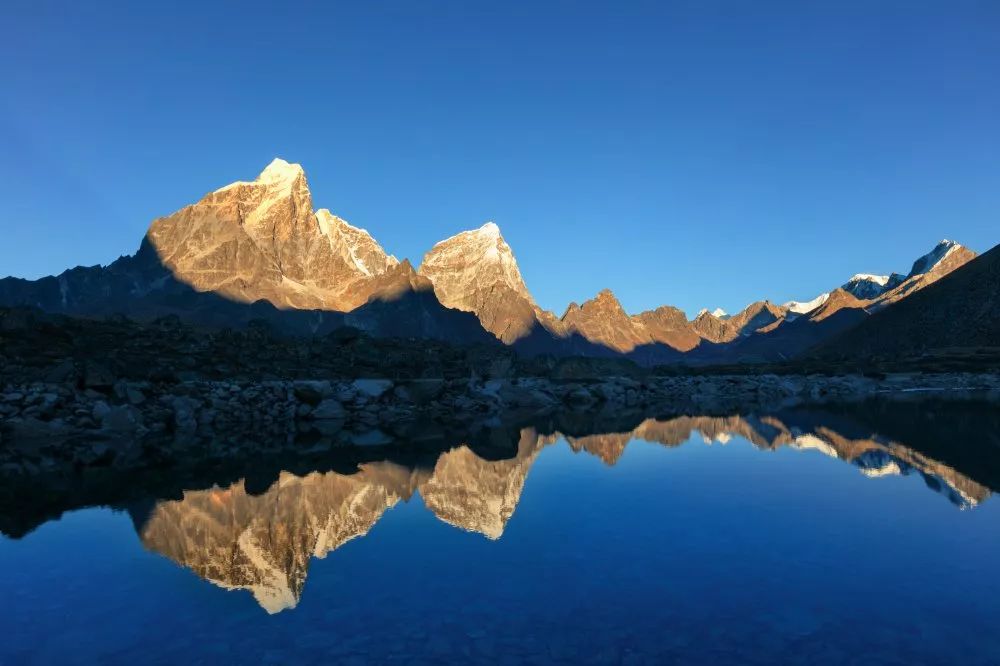 珠峰地区徒步主要的景点有:kala pathar,gokyo-ri,,chukung-ri,ebc