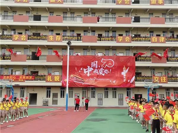 文明校园今天佛山校园都在向她表白