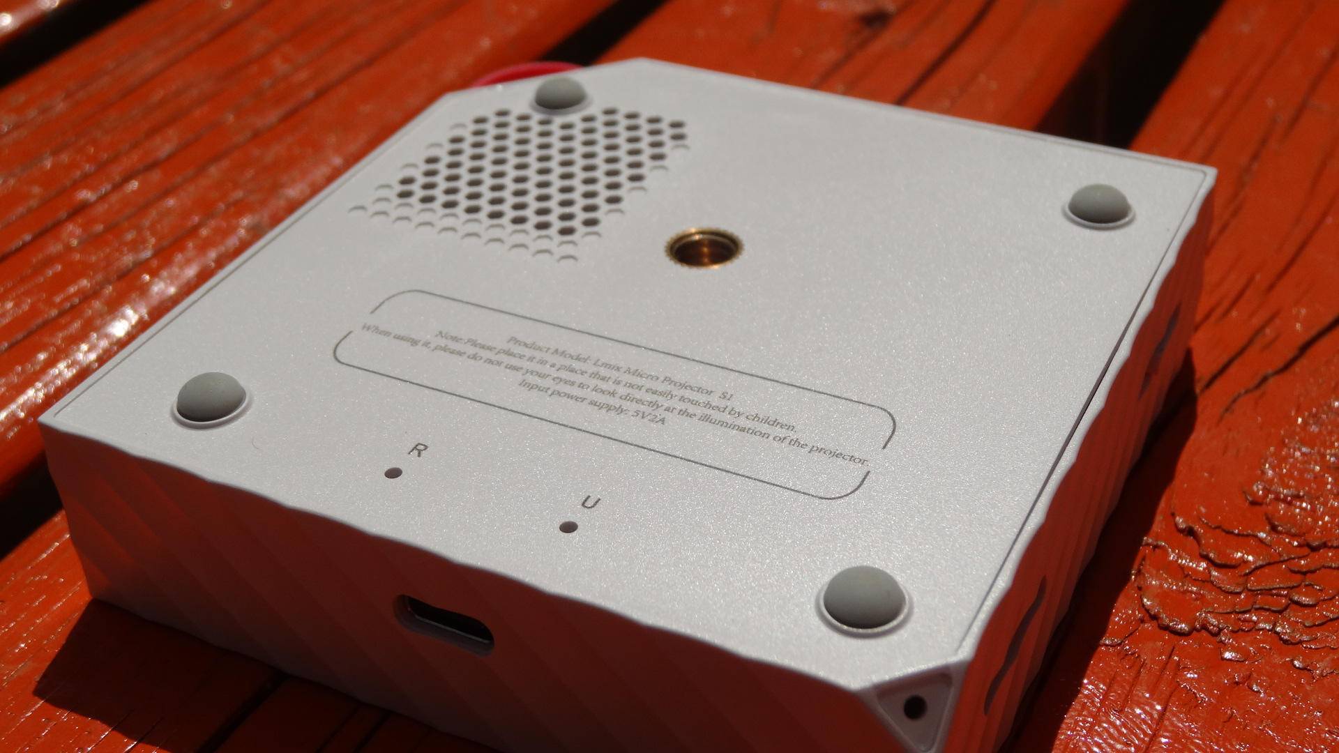 原创想哪里投影就那里投影lmix乐曼小微投影仪体验