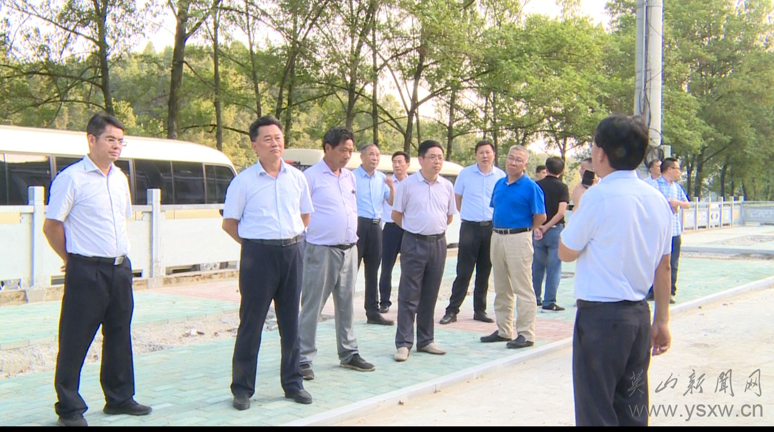 日,市政协联合县政协在我县开展美丽乡村建设调研视察,黄正林,郭应虎