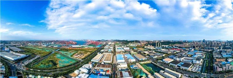 太壮美了!海接陆衔,俯瞰山东自贸试验区青岛片区(高清)