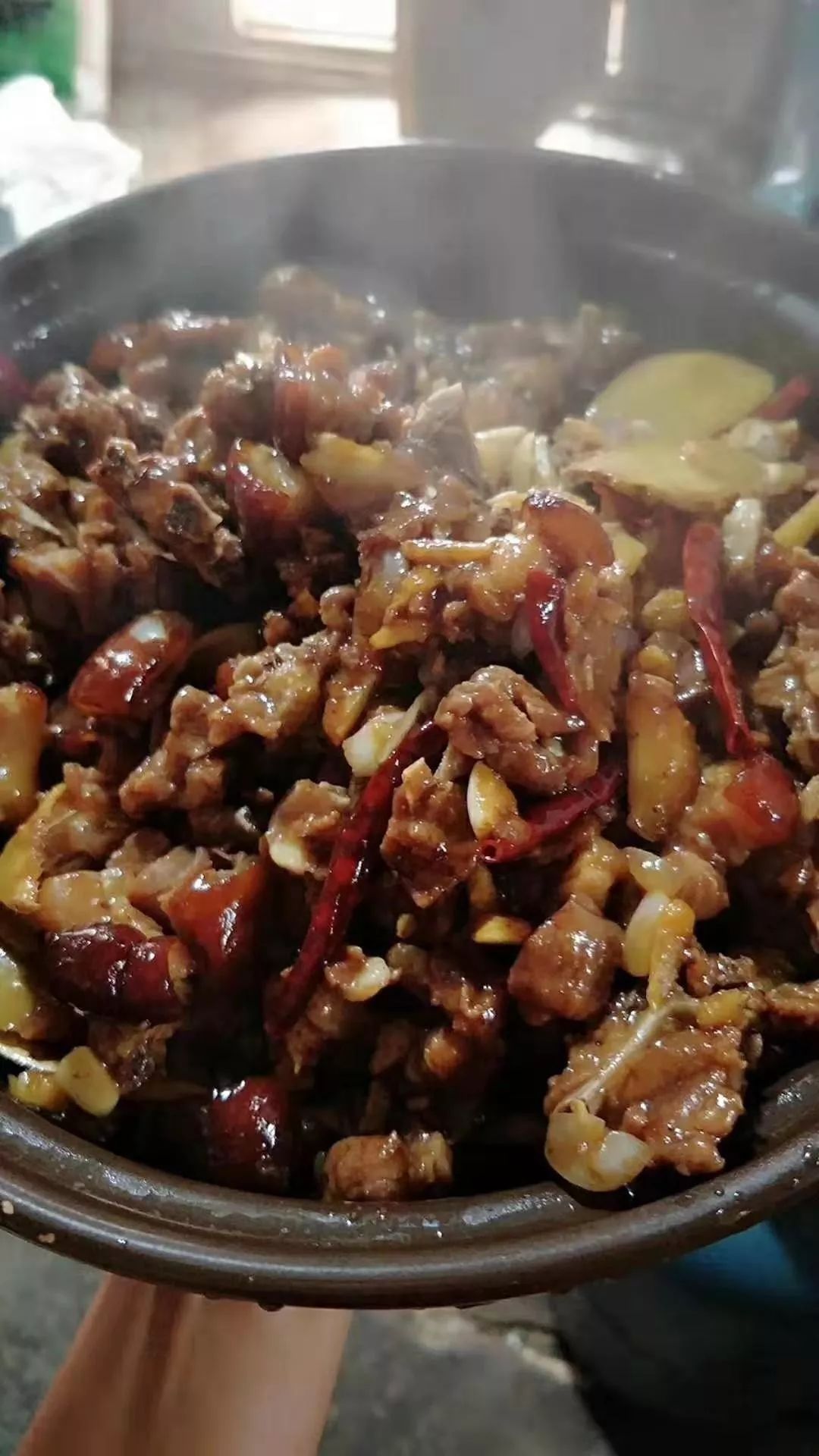 玉林石牛第一家脆皮香肉馆开业期间买两斤送一斤