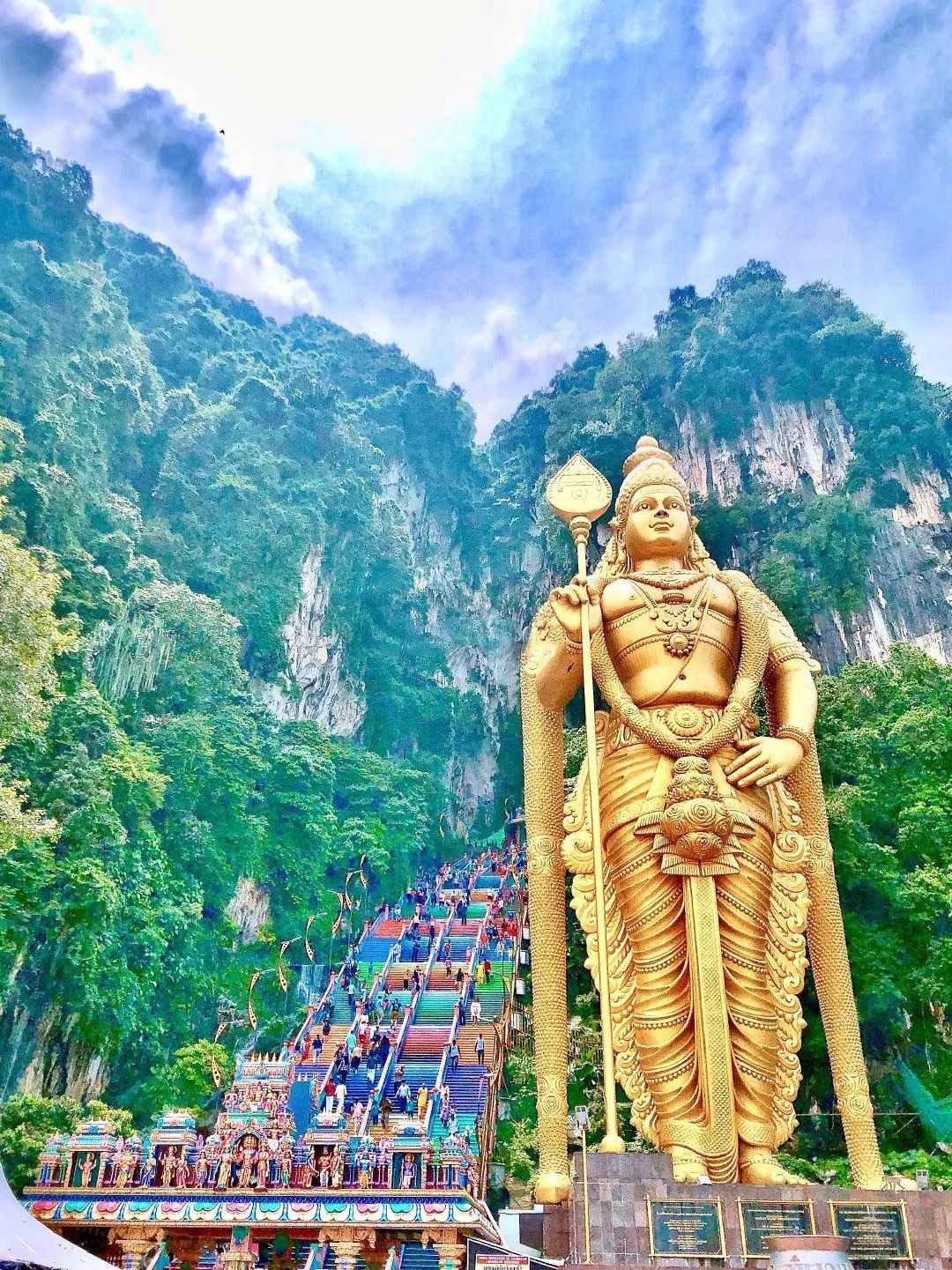 黑风洞作为吉隆坡的标志性景点,名声在外,被列入马来西亚必去景区的