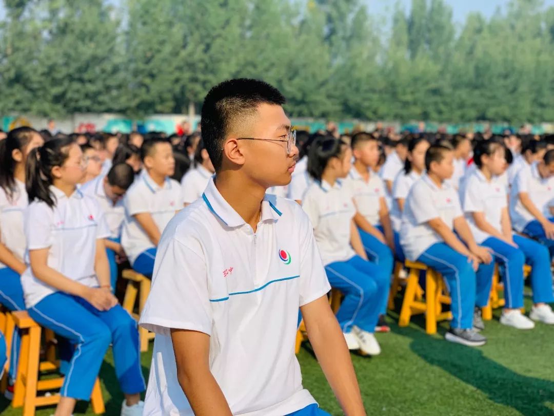 开学典礼九中人我们开始努力吧