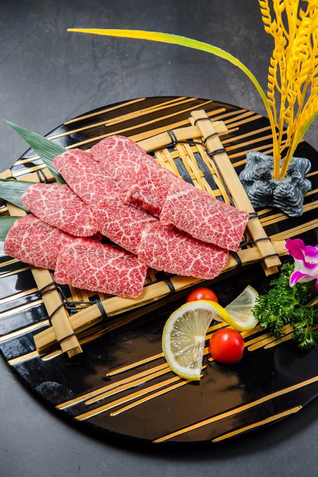 徐汇滨江m9级和牛盛宴168元抢原价724的燚牛肉品烧肉锅物的和牛套餐