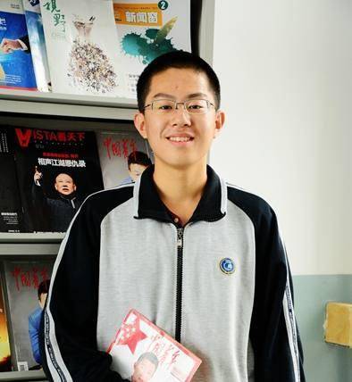 这位高考裸分状元734分打破多项纪录却人气不及730分的杨晨煜