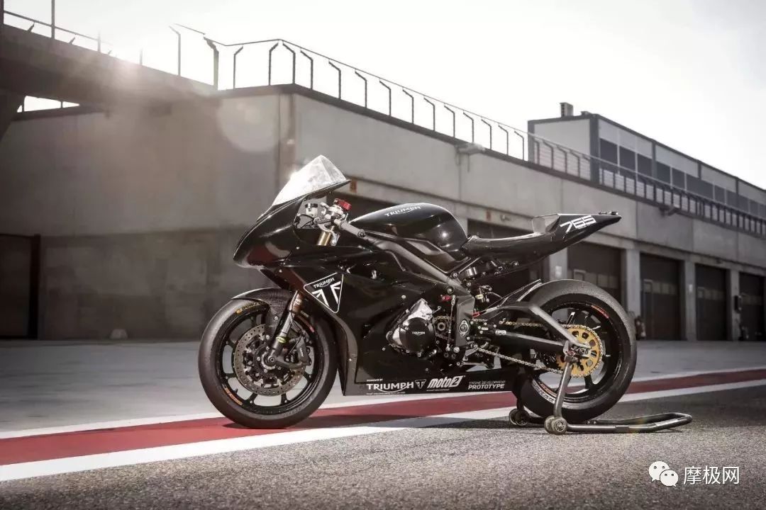 英国凯旋发布daytona moto2 765 限量版跑车