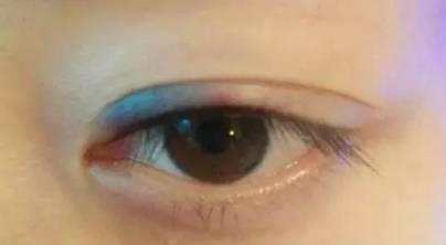 眼线瞬间晕色怎么处理?乐美儿纹绣老师告诉你_皮肤