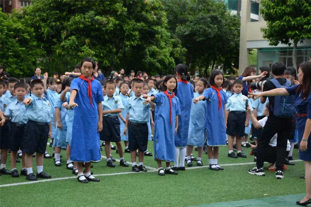 真光小学校服图片