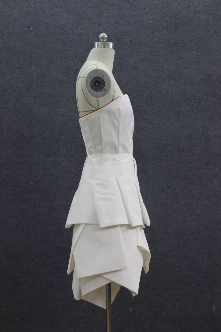 一次看个够创意立体剪裁白坯布服装造型设计