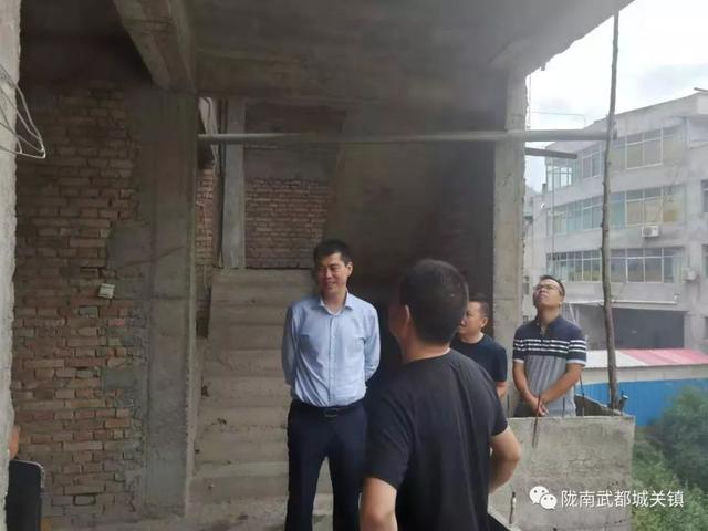 区委常委政府常务副区长张建强深入城关镇督查指导脱贫攻坚工作
