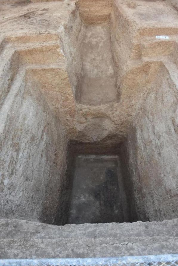 "夏庄墓地布局规整,等级较高,是南阳目前发现的最重要的东周时期高级