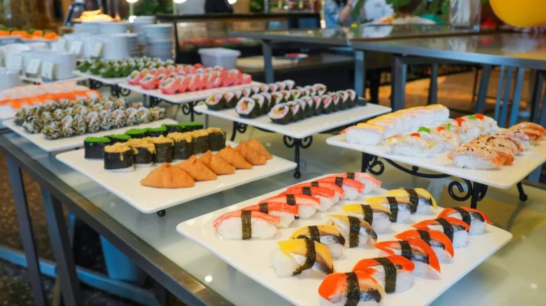 福田cbd的五星级自助餐12个档口任吃得带256g的胃