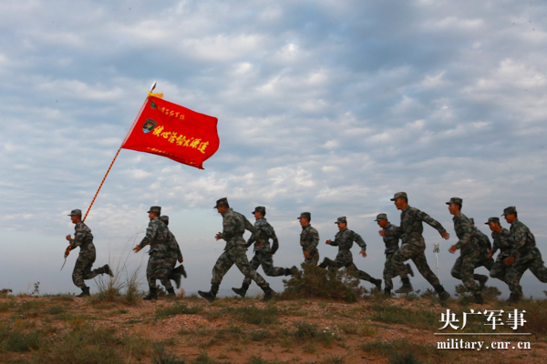贺兰戈壁,铁锤子红军旅防化考核硝烟弥漫