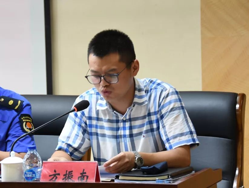 奉城镇"无违建街镇"创建暨市库重点类点位拆除工作推进会_陈纪忠