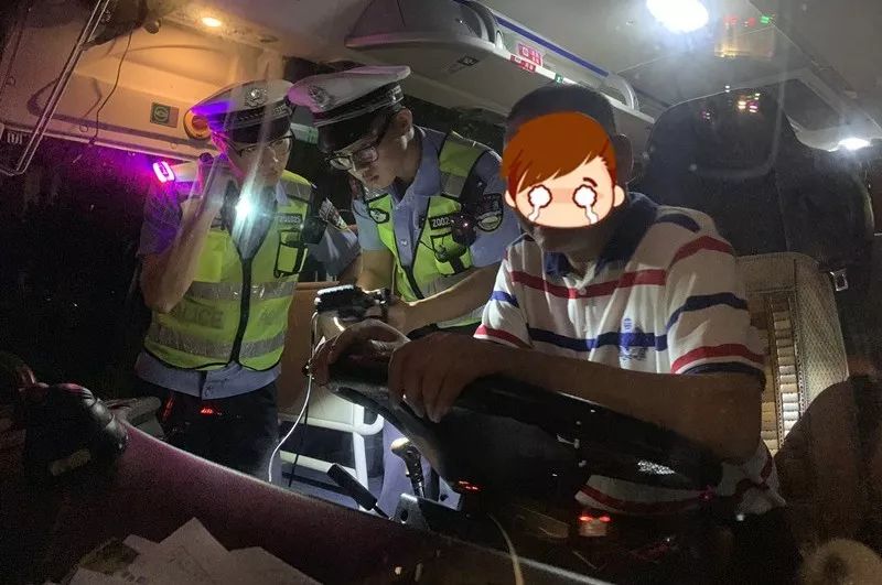 阳江市交警冯修羽图片