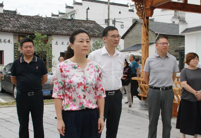 婺源县四套班子领导集体督导创国卫工作