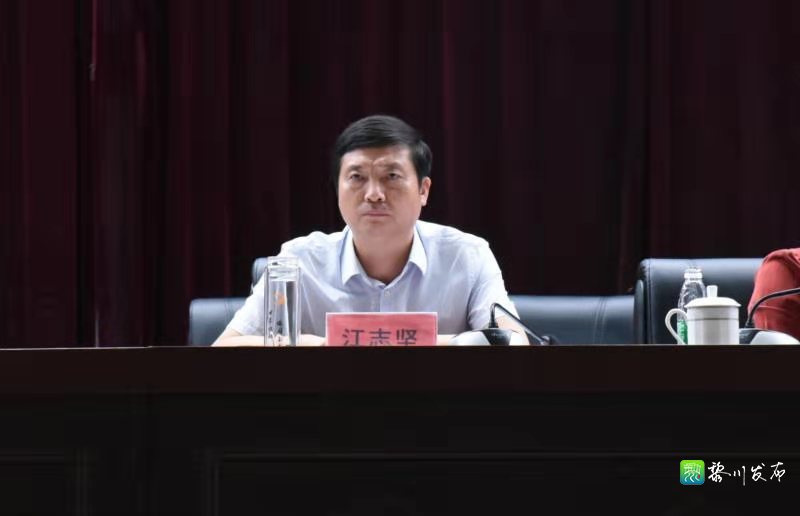 县委副书记,副县长李俊锐,县委常委,组织部长章军华出席会议.